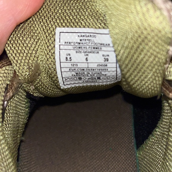 Merrell sneakers select grip. Women's tan and brown with green trim.Lightly worn - Picture 4 of 5